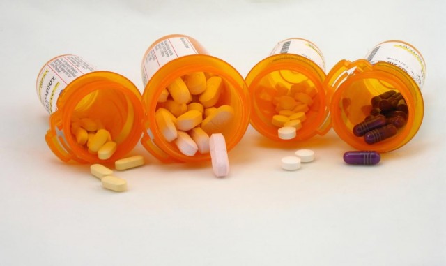 Multiple-Prescription-Bottled-Drugs-Pills-e1462461046606 (2)